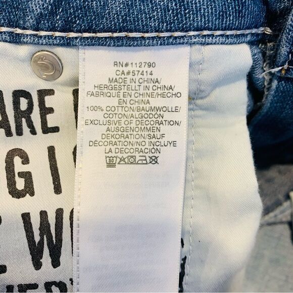 True Religion Patchwork Denim Mini Skirt Size Small - Picture 12 of 13